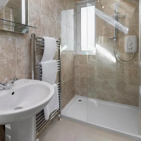 Beechwood Pensión 4*