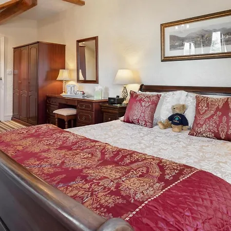 Konukevi Beechwood 4*